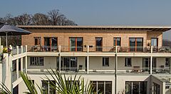 Staffelgeschosse mit Lärchenfassade in Kempen