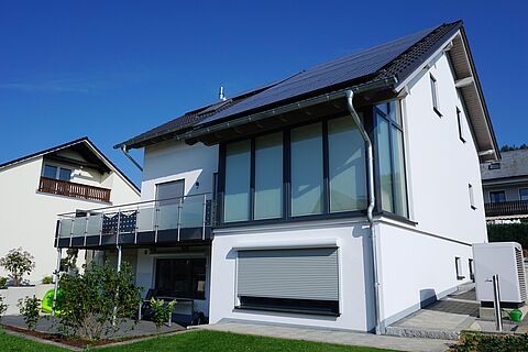 Einfamilienhaus in Holzbauweise mit Balkon