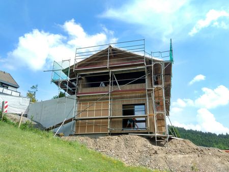 Montage eines Wochenendhauses in Holzrahmenbauweise