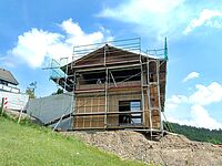 Montage eines Wochenendhauses in Holzrahmenbauweise
