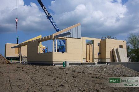 Wiese und Heckmann: Montage eines Neubaus in Holzrahmenbauweise