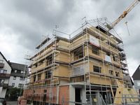 Bautenstand Montage eines Mehrfamilienhauses in Holzbauweise