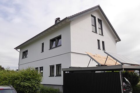 aufgestocktes Zweifamilienwohnhaus